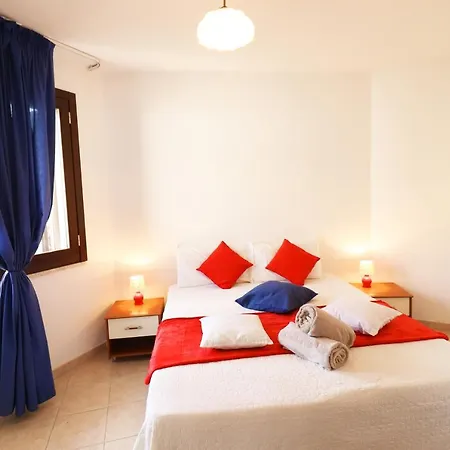 Flat Desire Close To Beaches With Sight Castle, Terrace, Wi-fi Vakantiehuis